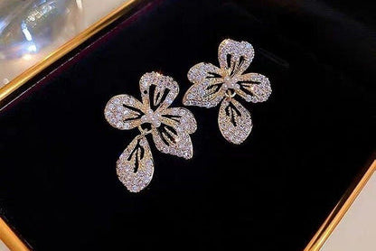 CEDH316 ZHL Flower Teardrop Earrings Pair