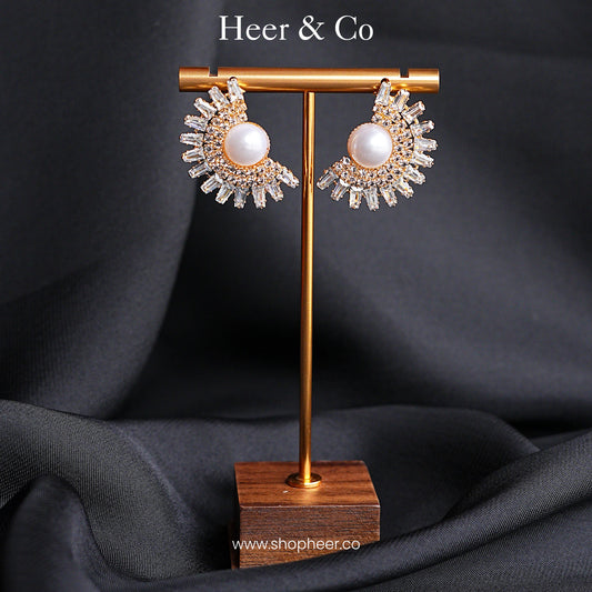 Pearl Majesty Danglers